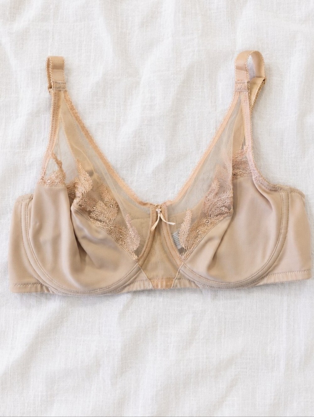 Wacoal Sheer Lace Underwire Bra in Nude Size 38D